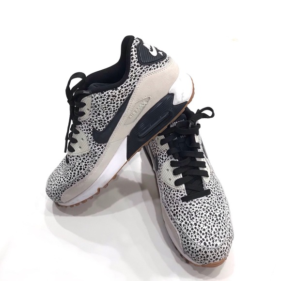 speckled nike shoes